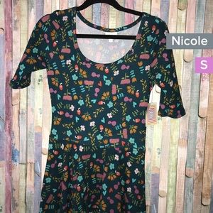 Lularoe Nicole Dress Small (NWT)